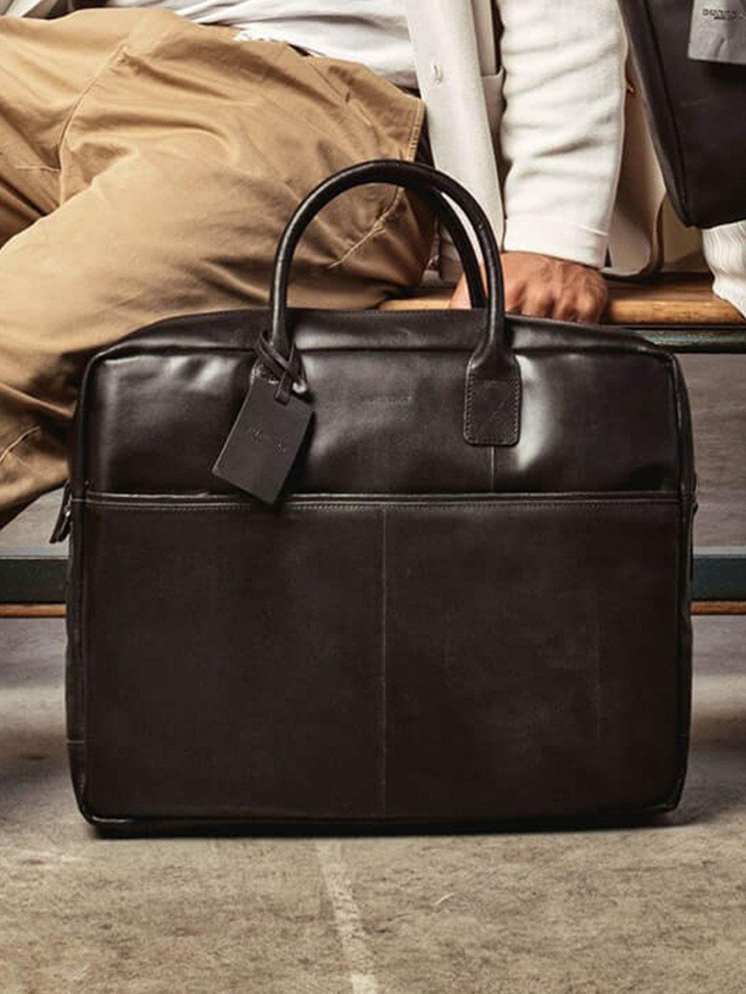 Pánská kožená taška na notebook Burkely Max – černá